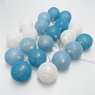 LED lyskæde med blå og hvide bomuldskugler – 1,5 / 3 m – Ø 5 /6 cm 